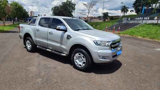 FORD RANGER 3.2 XLT 4X4 CD 20V DIESEL 4P AUTOMÁTICO